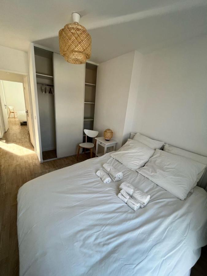 Modern And Bright Apartment Near Paris ลา คูร์เนิฟ ภายนอก รูปภาพ